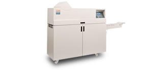 C.P.Bourg社、Xeroxプリンター用インライン中綴じ自動製本機 BDFN-x。iGen、ColorPress、Nuvera、DocuTechシリーズとインライン設置