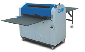 段ボール・印刷紙器向けプライマーコーター Digi Package Coater Wide、高速インクジェットプリンター Xante Excelagraphix用